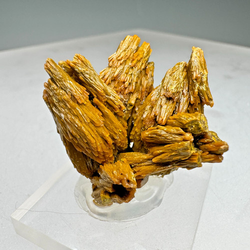 Fine lustrous pyromorphite - fine,